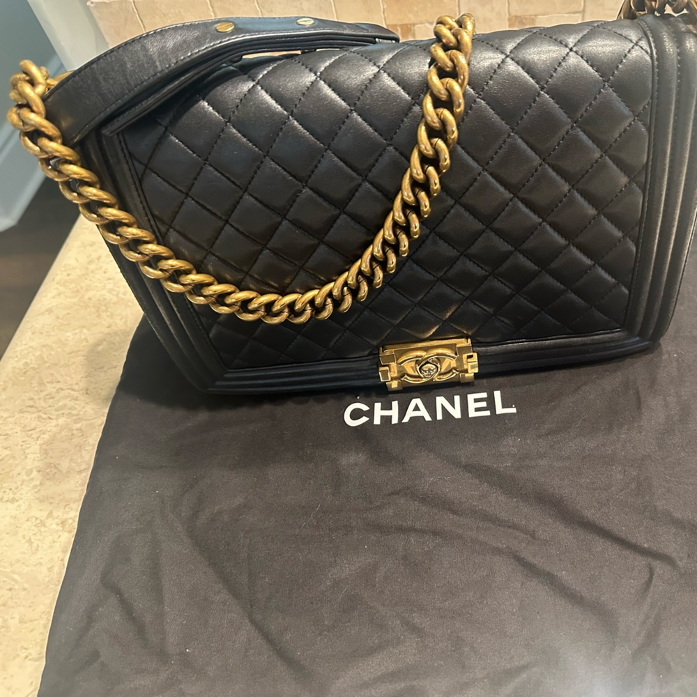 CHANEL Boy bag